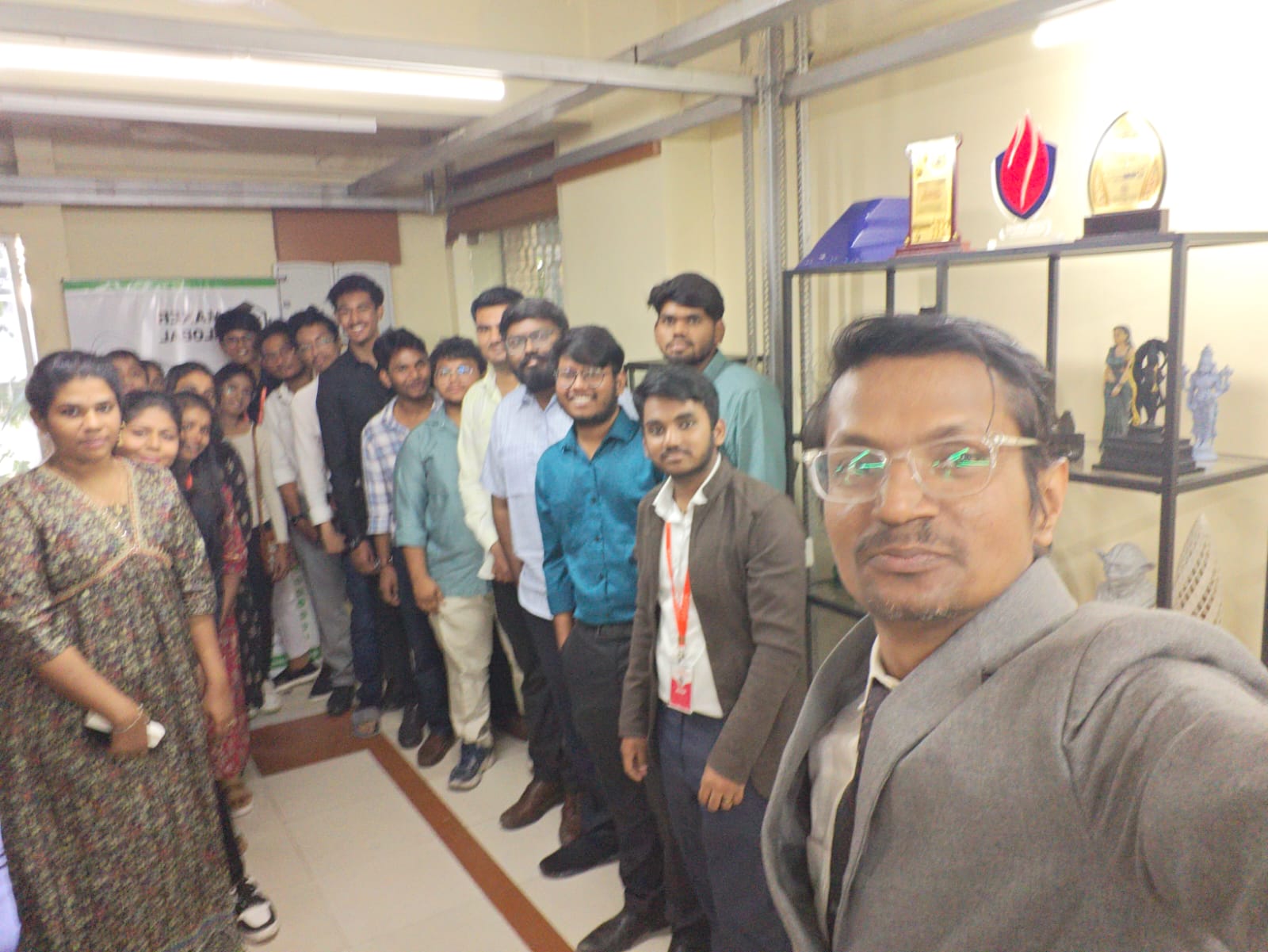 4aa2b196-e6e6-4621-9d70-242b0681dfbb